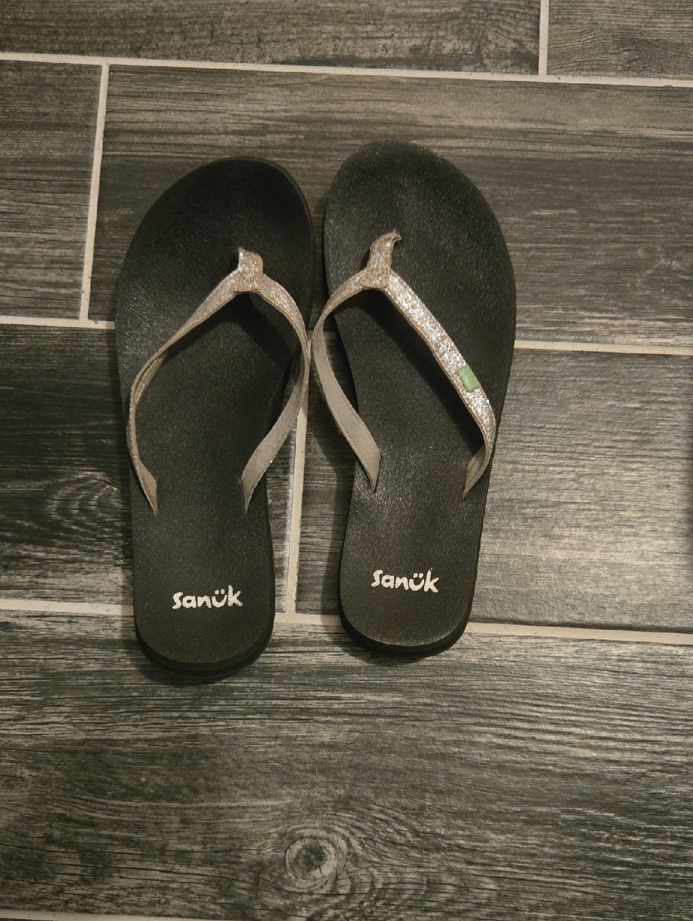 Sanuk Black Flip Flop Sandals with Silver Glitter Straps